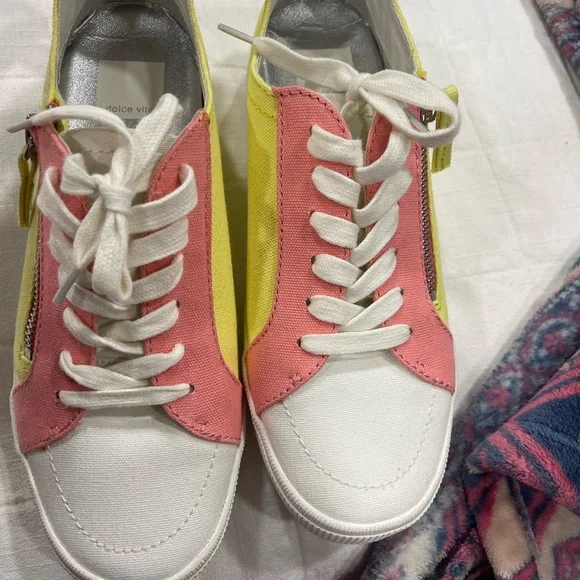 Dolce Vita Zaza Retro Sneakers - Picture 14 of 15